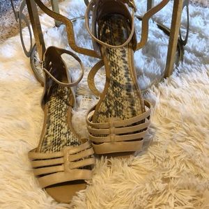 Gianni Bini sandals